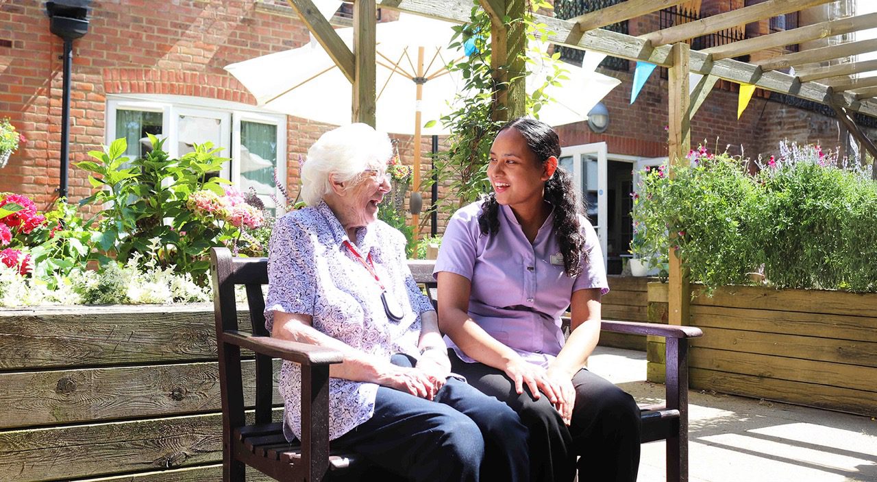 Rowan Lodge - Care Home in Hook - Forest Care